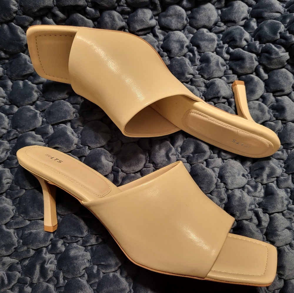 Womens US 15 Cream Slip On Heels